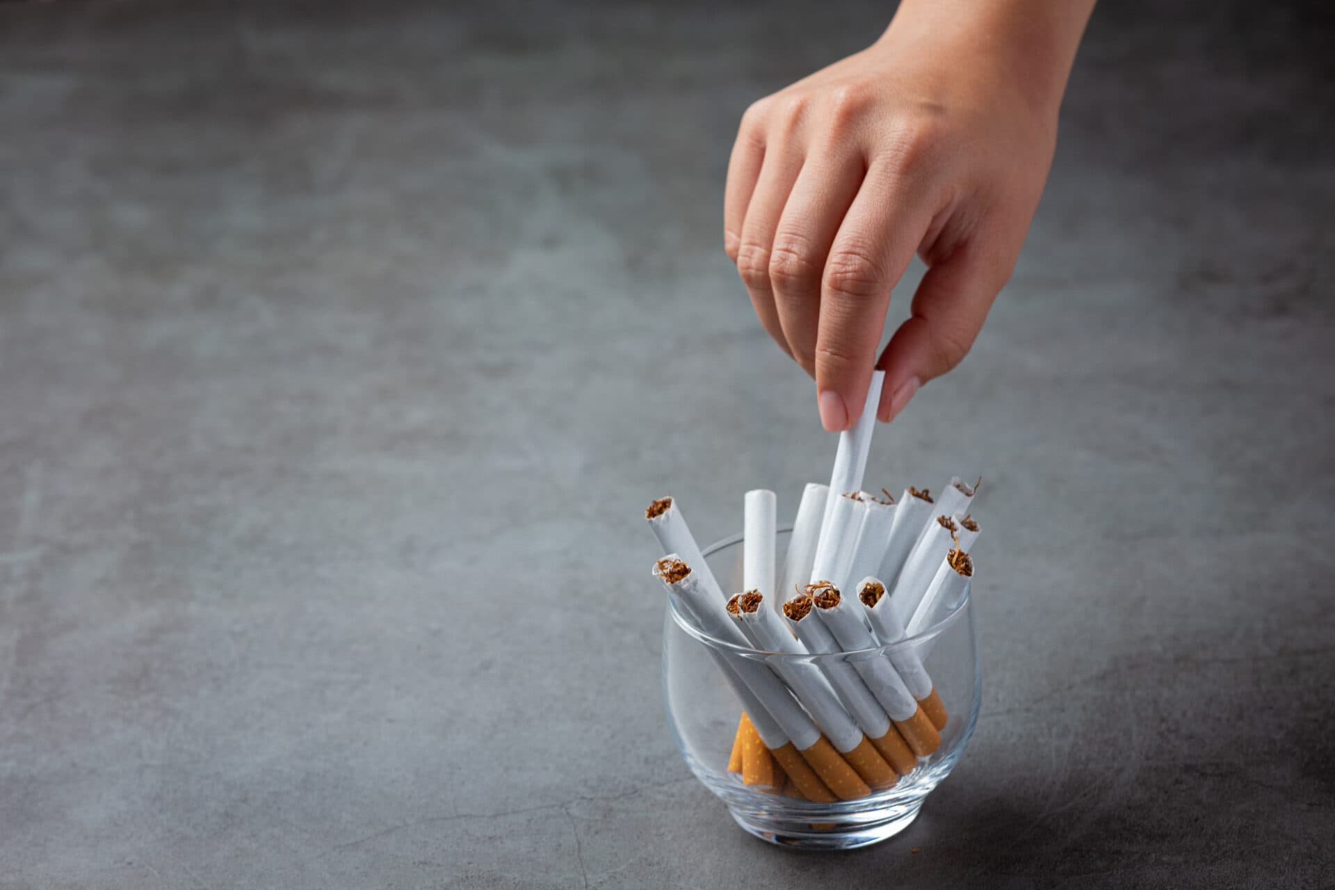 تصویر شاخص نظرسنجی آیا شما سیگار میکشید؟